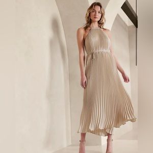 HALTER PLEATED MAXI DRESS